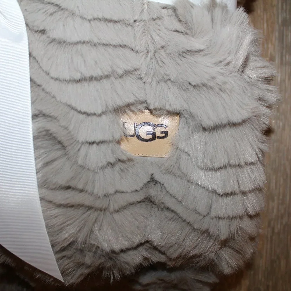NWT‎ UGG PLUSH FUR WAVE THROW TAN 50 X 70